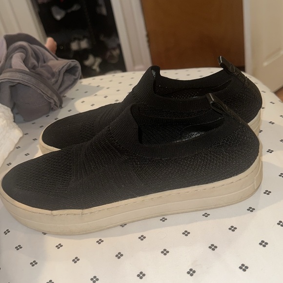 Comfortable shoes - Picture 3 of 5